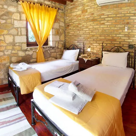 Giallo Villa Itháki